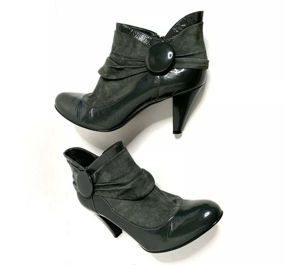 Michelle D Women’s Gray Suede Leather Cone Heeled Ankle Boots Bootie Sz 8M